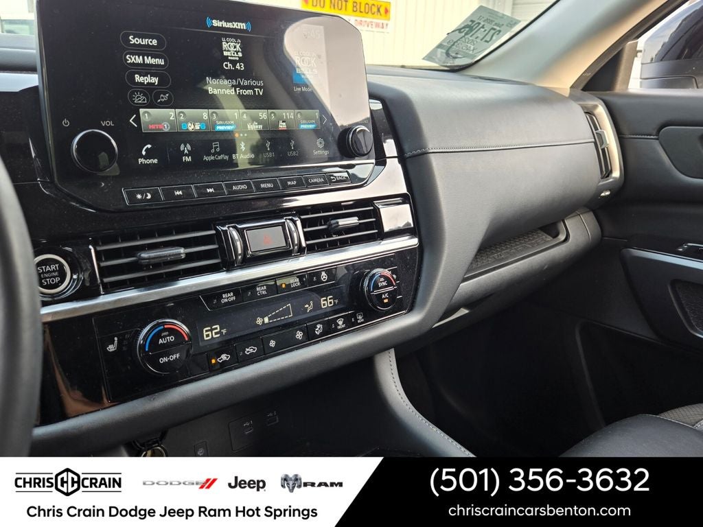 2023 Nissan Pathfinder SL
