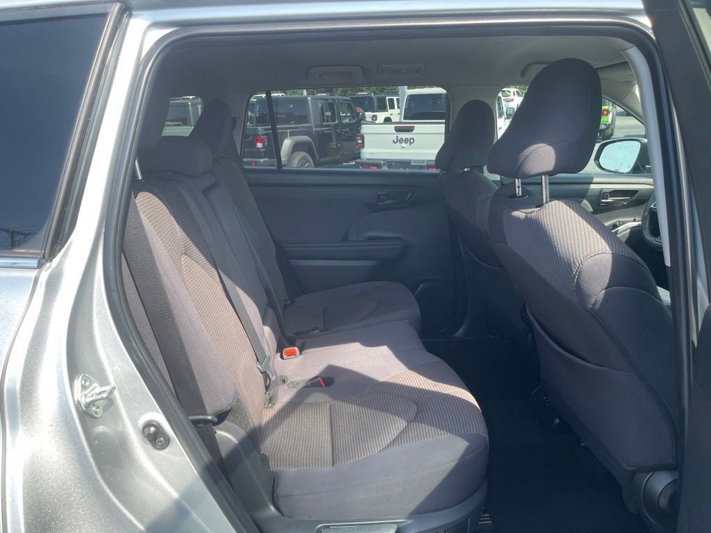 2024 Toyota Highlander LE