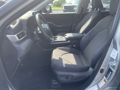 2024 Toyota Highlander LE