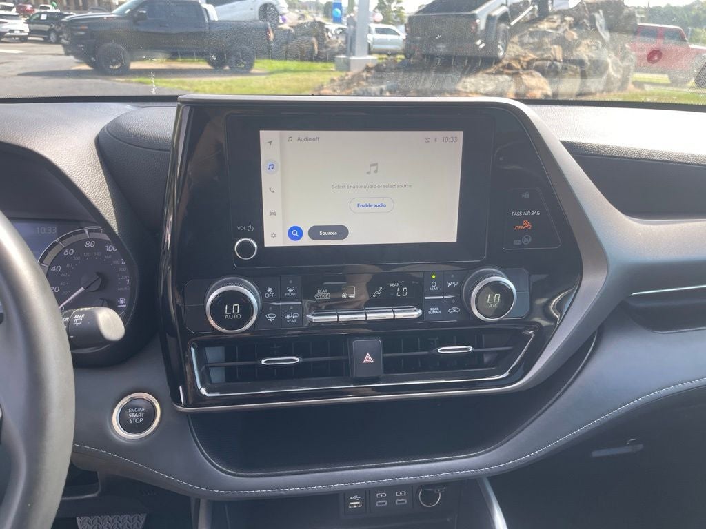 2024 Toyota Highlander LE