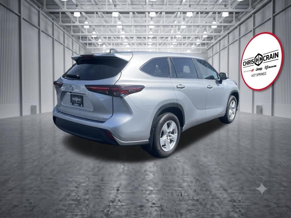 2024 Toyota Highlander LE