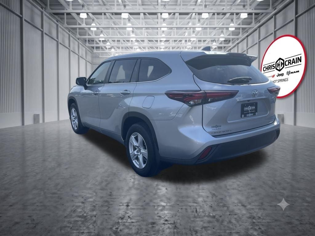 2024 Toyota Highlander LE