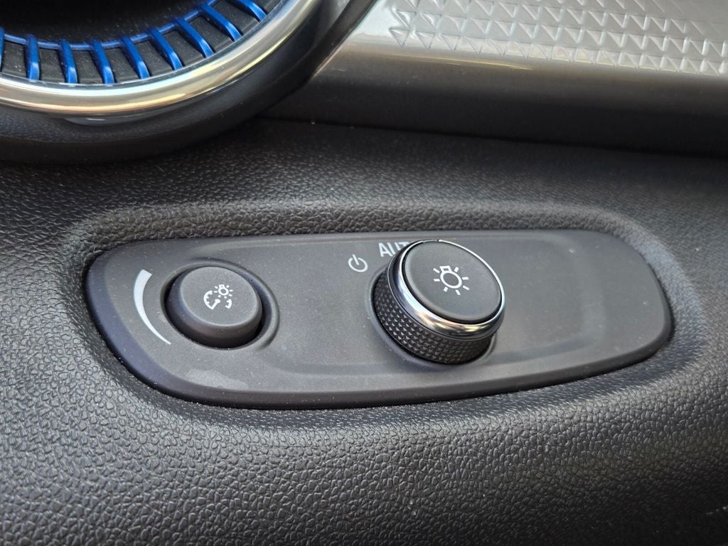 2025 Chevrolet Trax FWD LT