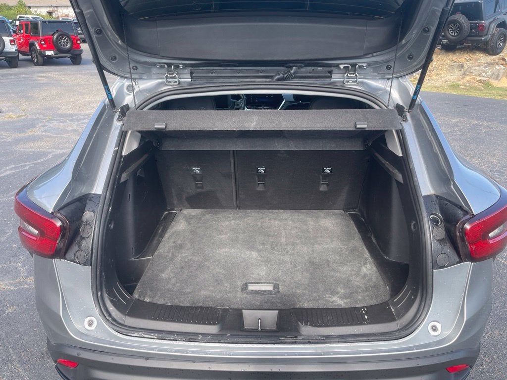 2025 Chevrolet Trax FWD LT