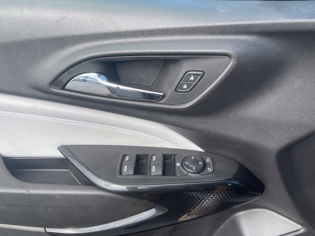 2025 Chevrolet Trax FWD LT
