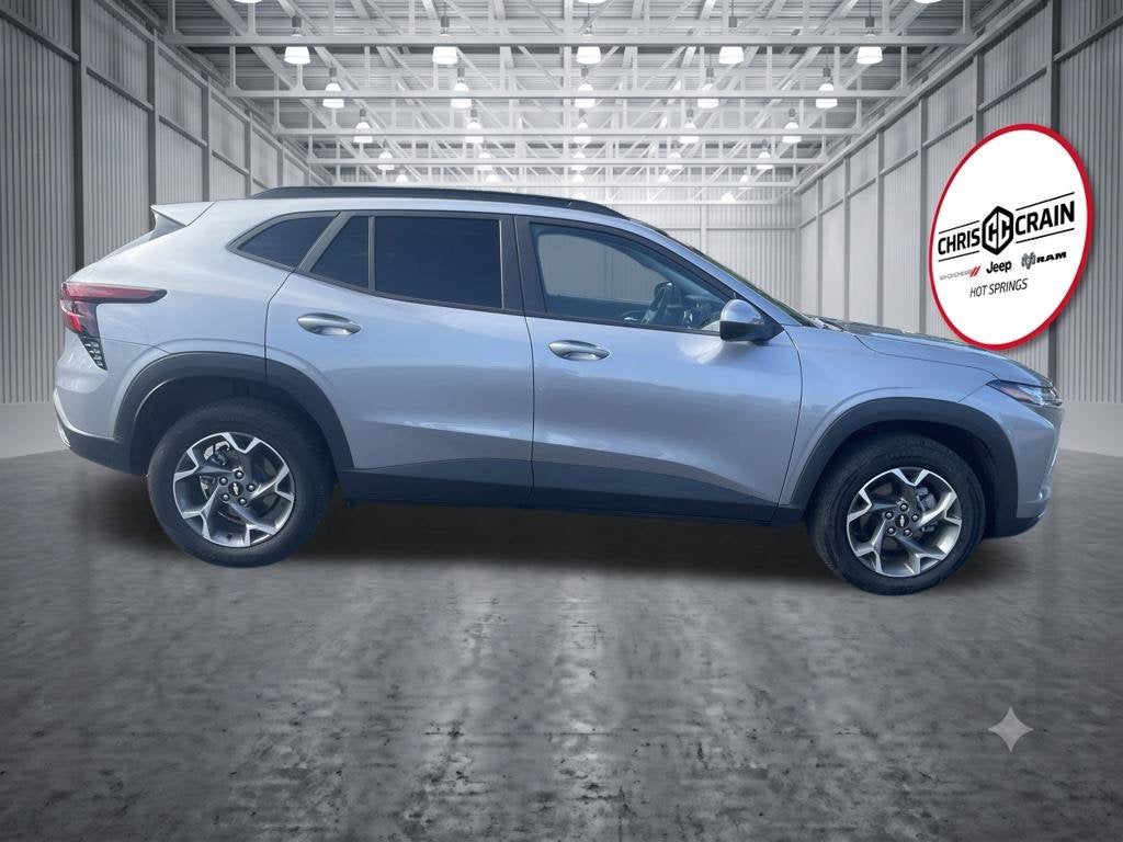 2025 Chevrolet Trax FWD LT