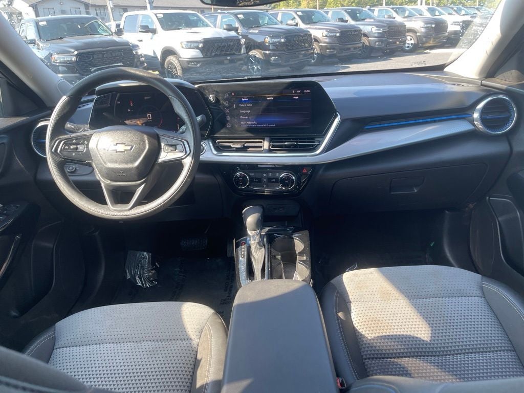 2025 Chevrolet Trax FWD LT