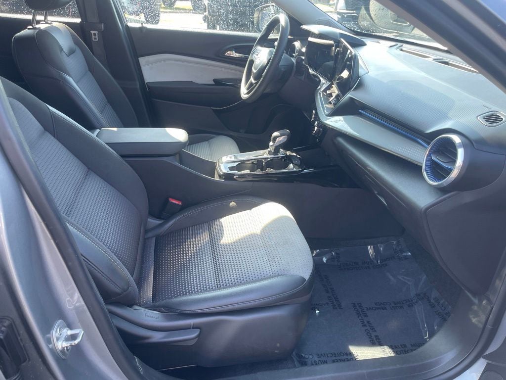 2025 Chevrolet Trax FWD LT