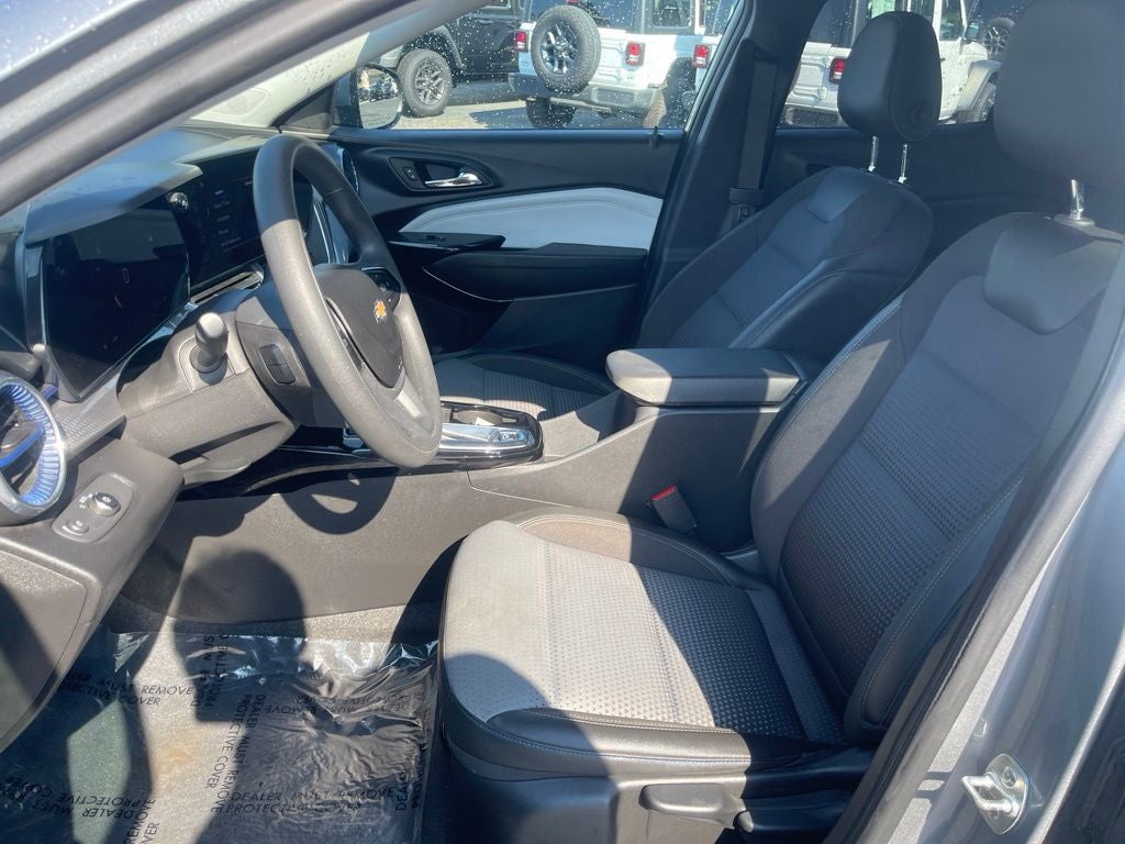 2025 Chevrolet Trax FWD LT