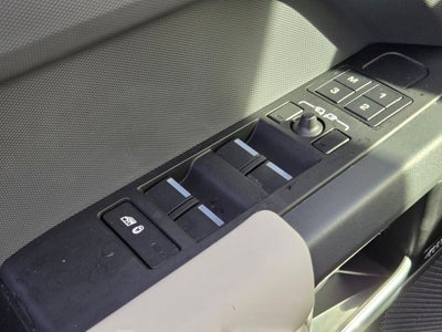 2024 Land Rover Defender 110 P400 X-Dynamic SE