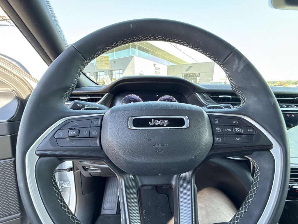 2025 Jeep Grand Cherokee Laredo