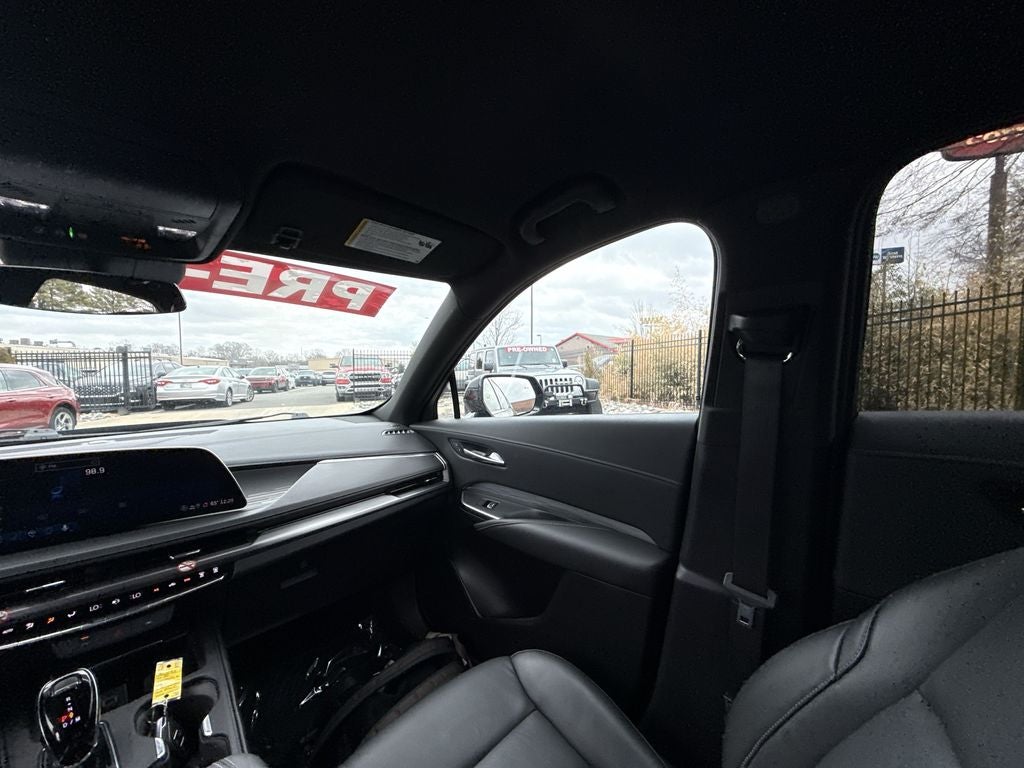 2025 Cadillac XT4 Premium Luxury