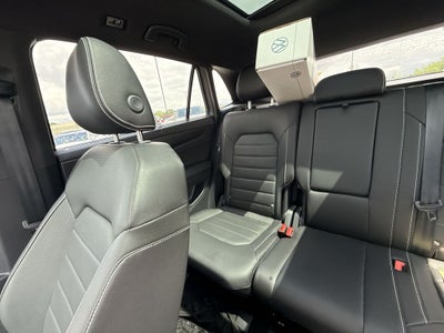2025 Volkswagen Atlas Cross Sport 2.0T SEL R-Line Black