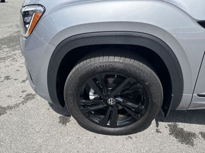 2025 Volkswagen Atlas Cross Sport 2.0T SEL R-Line Black