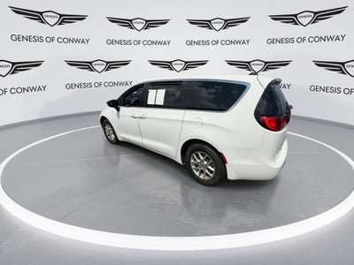 2025 Chrysler Voyager LX