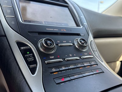 2019 Lincoln Nautilus Select