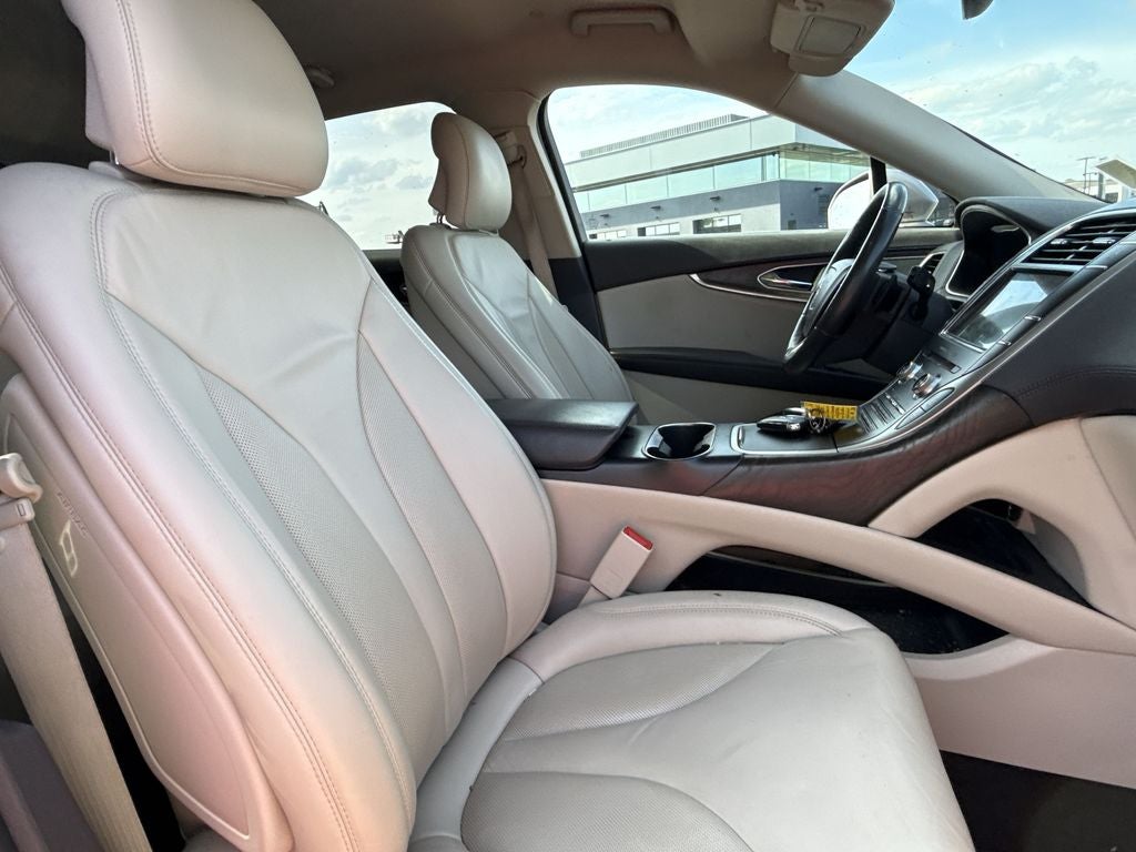 2019 Lincoln Nautilus Select