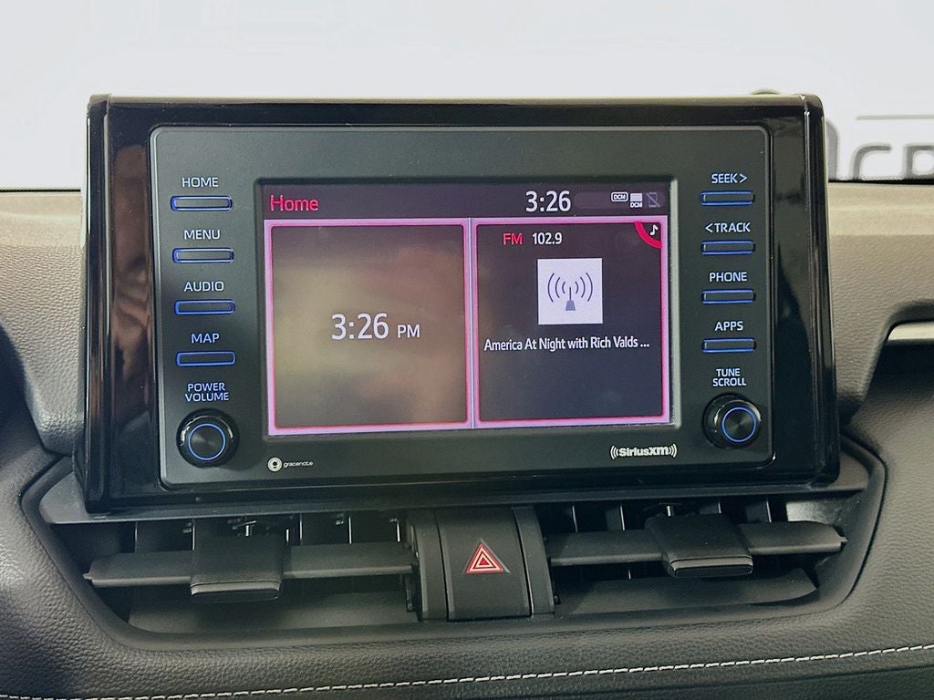 2021 Toyota RAV4 XLE - Photo 16