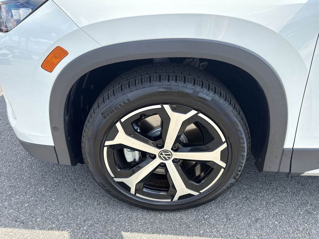 2025 Volkswagen Tiguan 2.0T SE