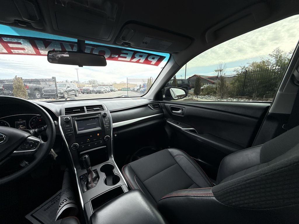 2017 Toyota Camry SE