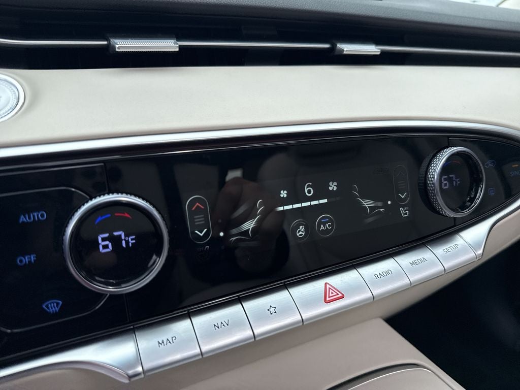 2025 Genesis GV70 2.5T