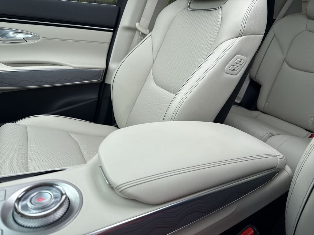 2025 Genesis GV70 2.5T