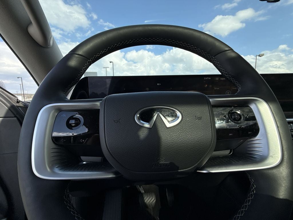 2025 INFINITI QX80 LUXE