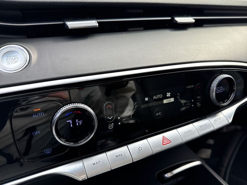 2025 Genesis GV70 2.5T