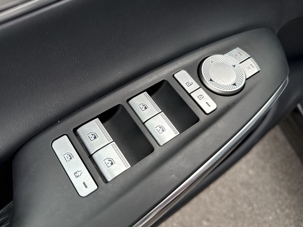 2025 Genesis GV70 2.5T