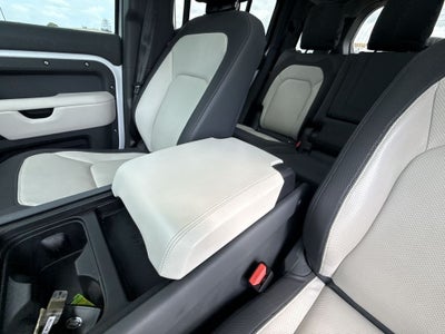 2024 Land Rover Defender 110 X-Dynamic SE