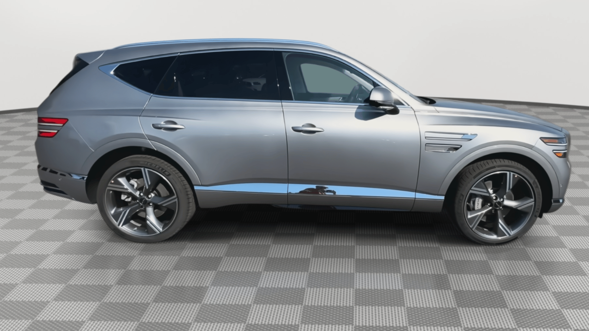 Side View of the 2025 Genesis GV80